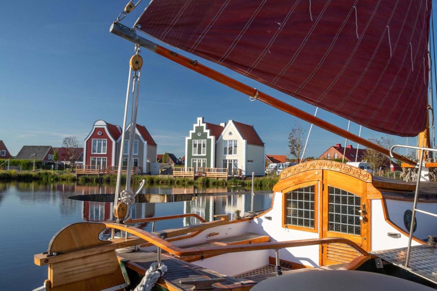 Plattbodenschiff Pandion Hotel Neuharlingersiel Buitenkant foto